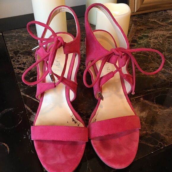 IVANKA’S PINKPOP Suede Heels! - Picture 4 of 8